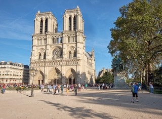 Notre Dame de Paris    |   2  /  7    | 