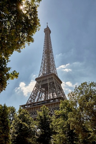 Tour Eiffel    |   6  /  7    | 