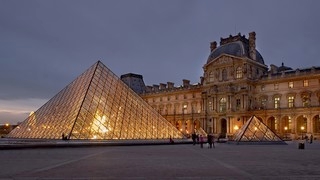 Musée du Louvre   |   9  /  10    |