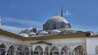 Istanbul   <em>(Palais de Topkapi)</em>   |   12  /  27    |
