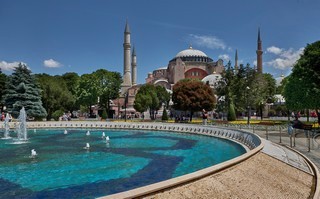 Istanbul   <em>(Sainte Sophie)</em>   |   17  /  27    |