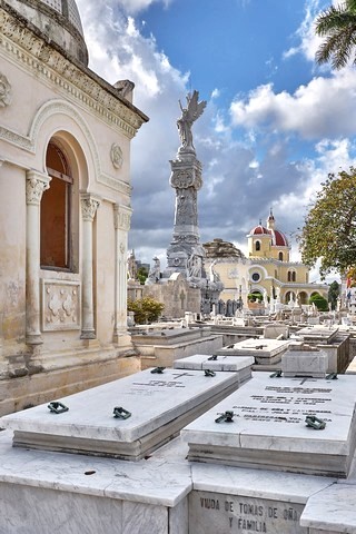 La Havanne   <em>(cimetière de Colomb)</em>  |   6  /  24    |